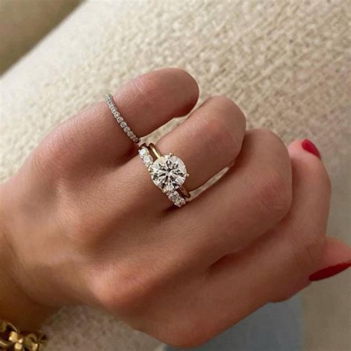 How thin can an engagement ring be