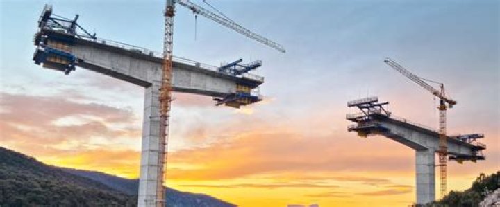 Is cantilever bridge strong