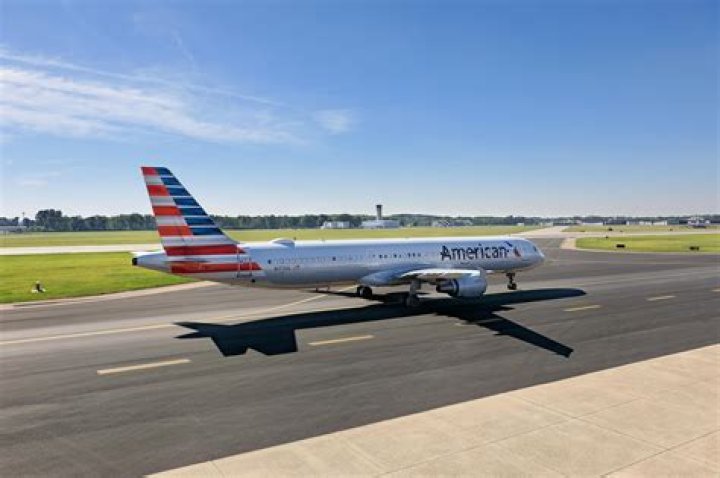 Is it cheaper to fly into Oakland or San Francisco