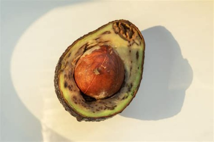 Is it OK to eat avocado late at night