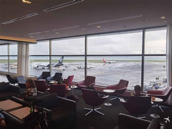 Is there an Air New Zealand lounge at LAX