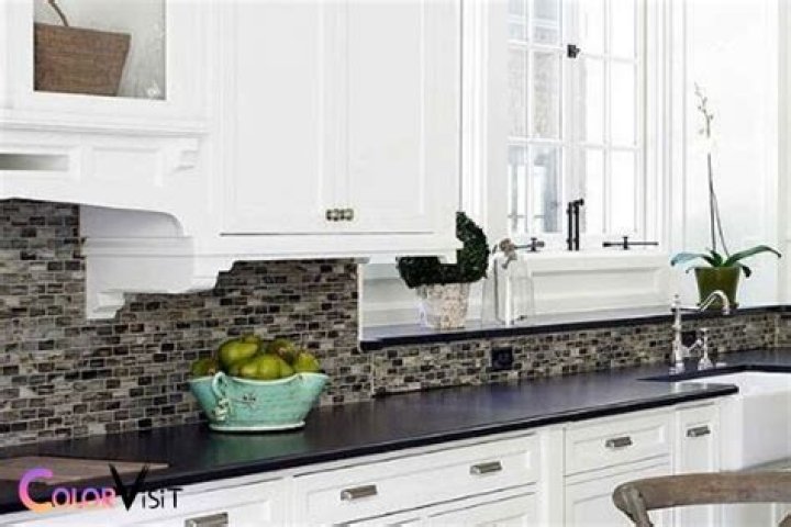 Should backsplash be lighter or darker than countertop