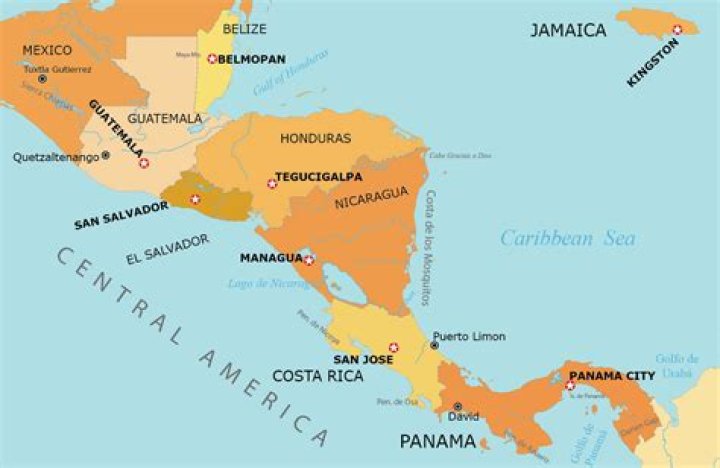 What 4 countries of South America border the Pacific Ocean