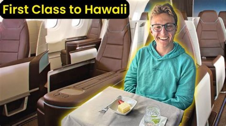 What airlines fly direct from Phoenix to Hawaii