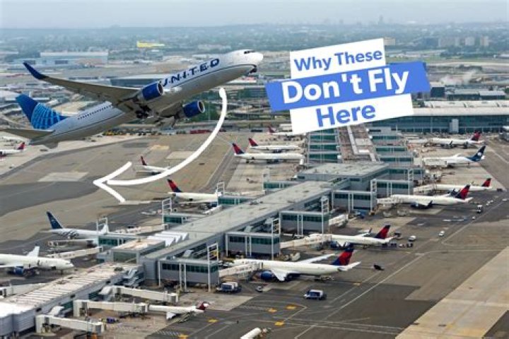 What airlines fly out of Syracuse New York