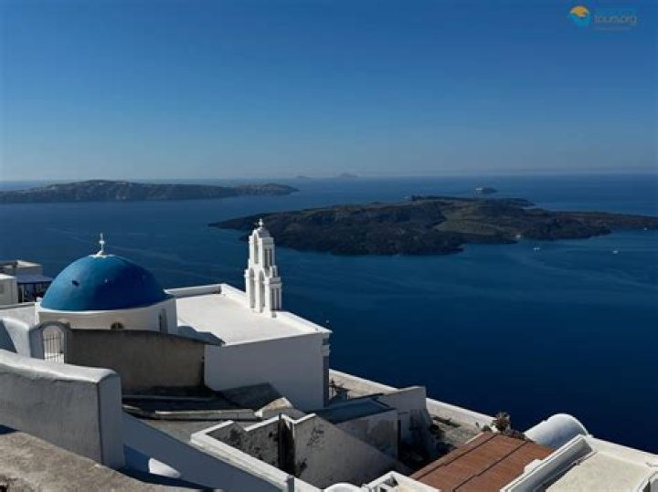 What are Santorini rocks