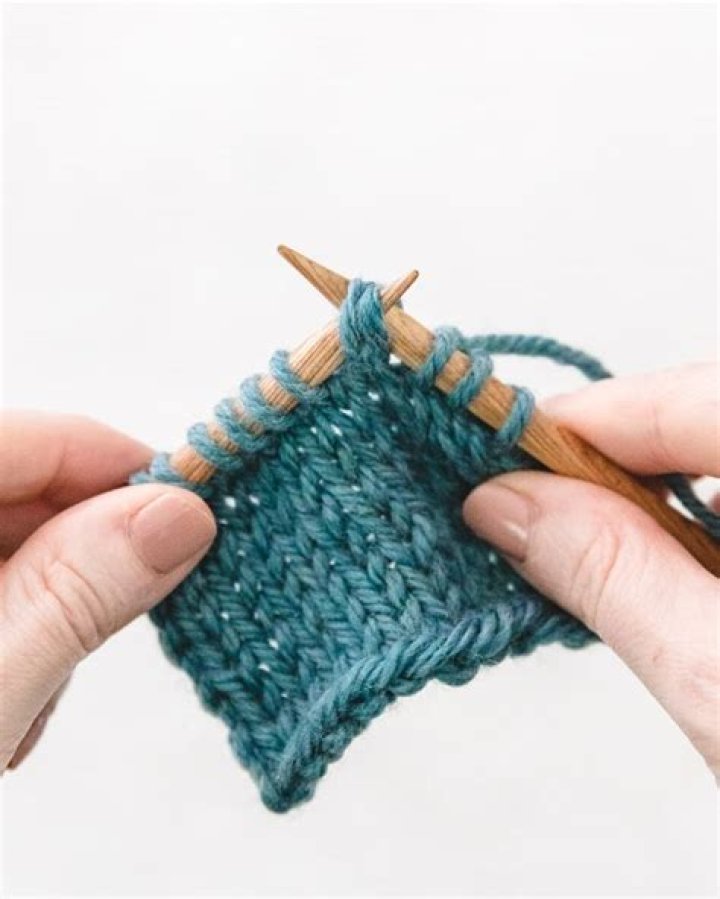 What are the abbreviations in knitting