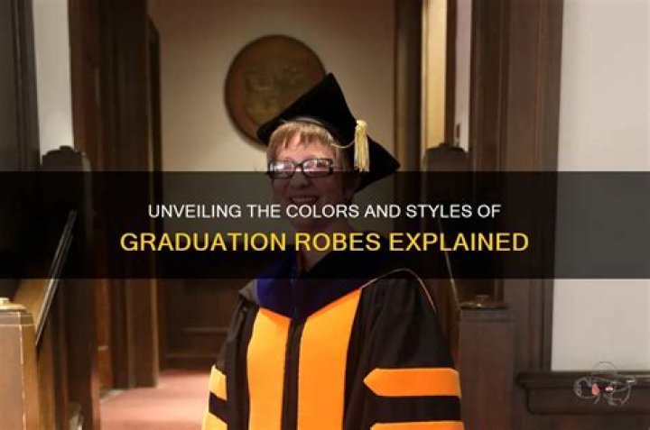 What are the different graduation robes
