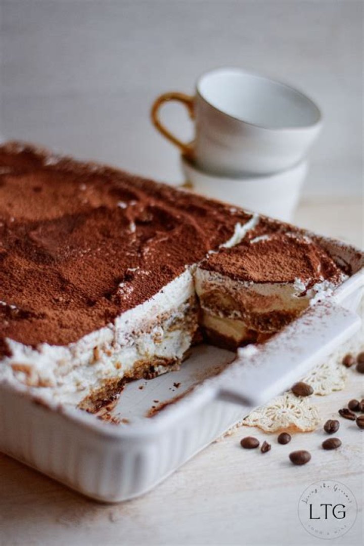 What can I substitute for mascarpone cheese in tiramisu