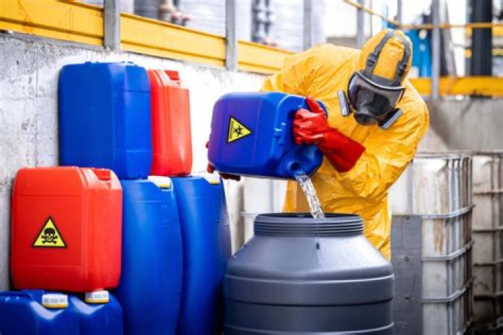 What chemicals are in potash