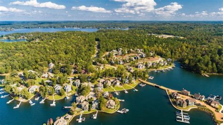 What city is Lake Martin in