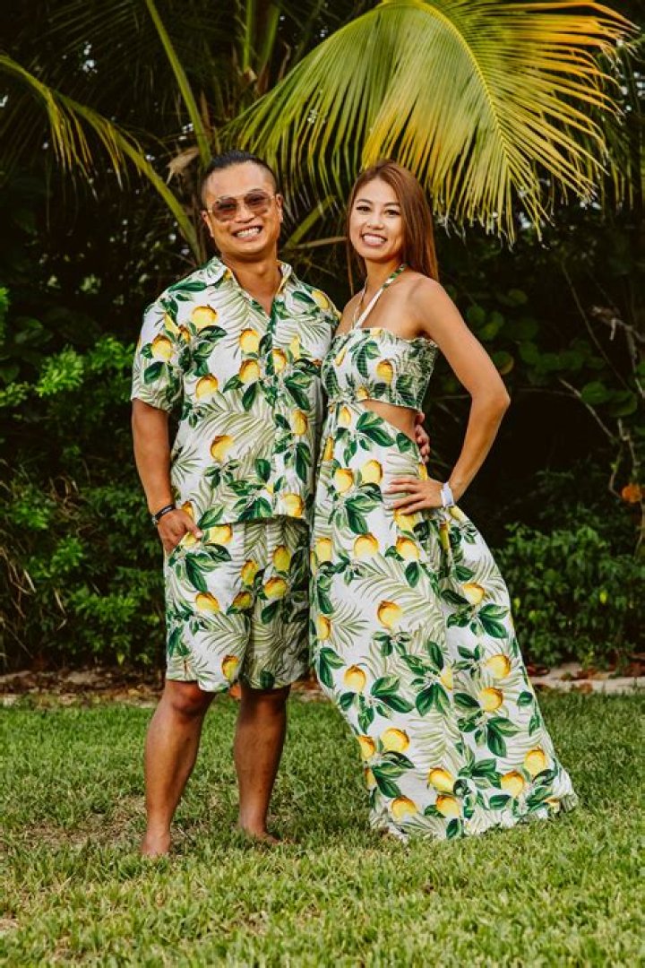 What do Hawaiian locals wear