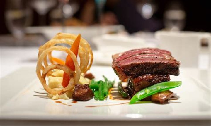 What do restaurants use for garnish