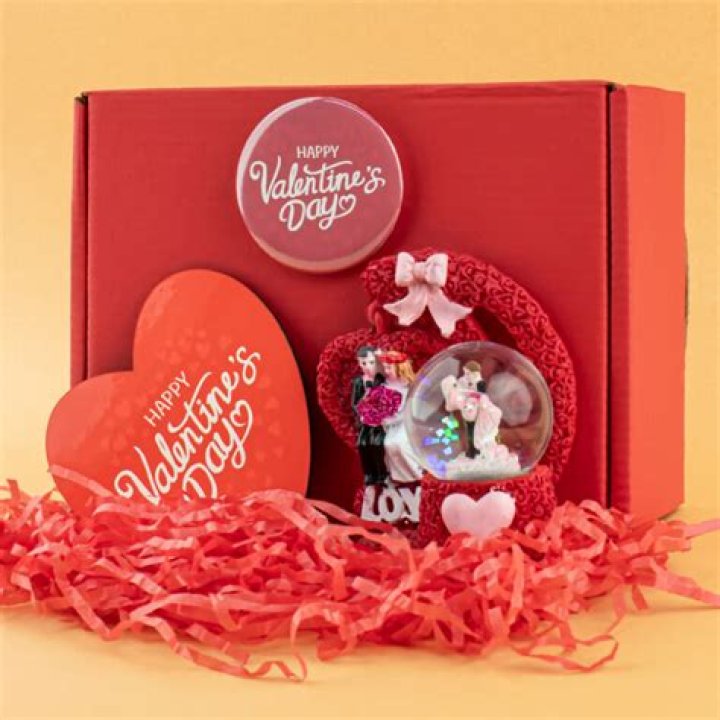 What do you get a new girlfriend for Valentines Day