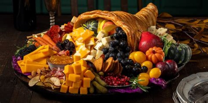 What do you put in a cornucopia