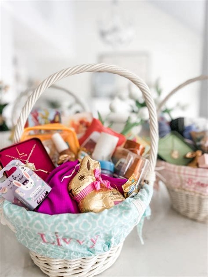 What do you put in a teenage girl Easter basket