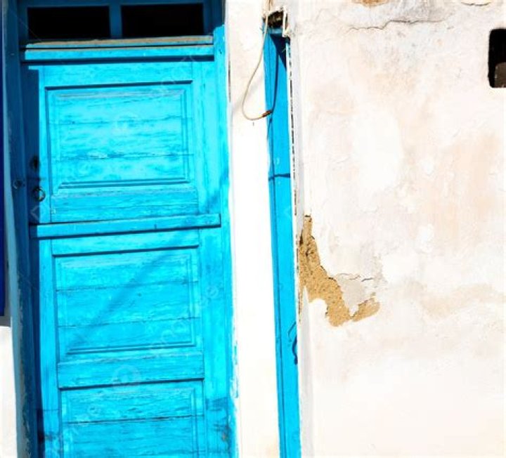 What does a blue door mean
