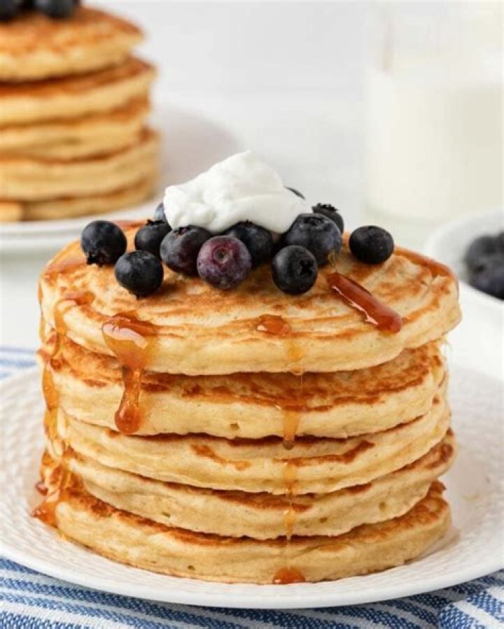 What does vegetable oil do in pancakes