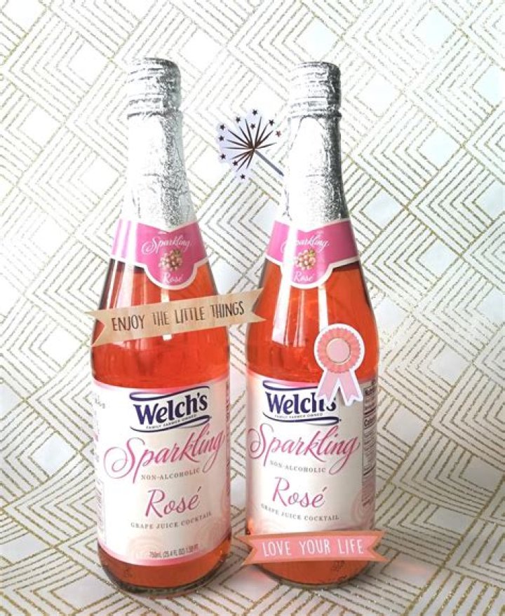 What does Welchs Sparkling Rose taste like