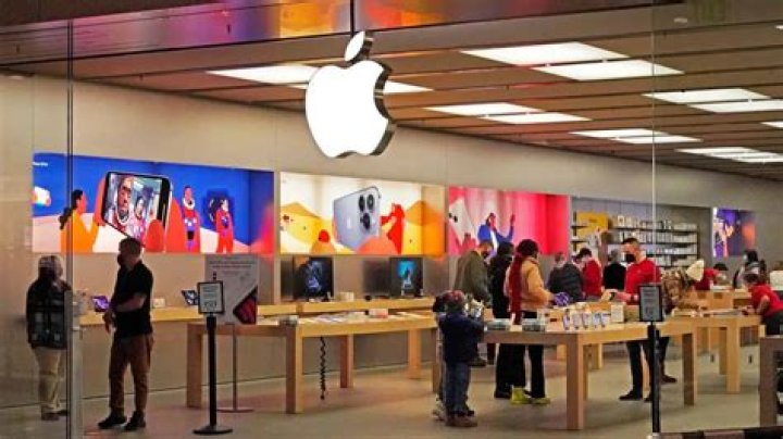 What iOS are Apple still signing