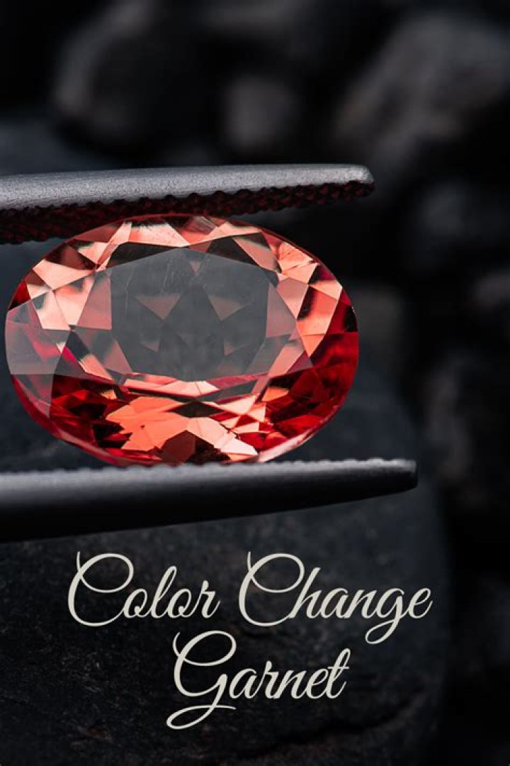 What is a color change garnet