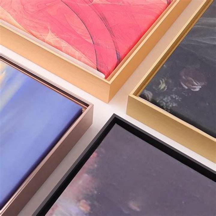What is a floating frame for prints