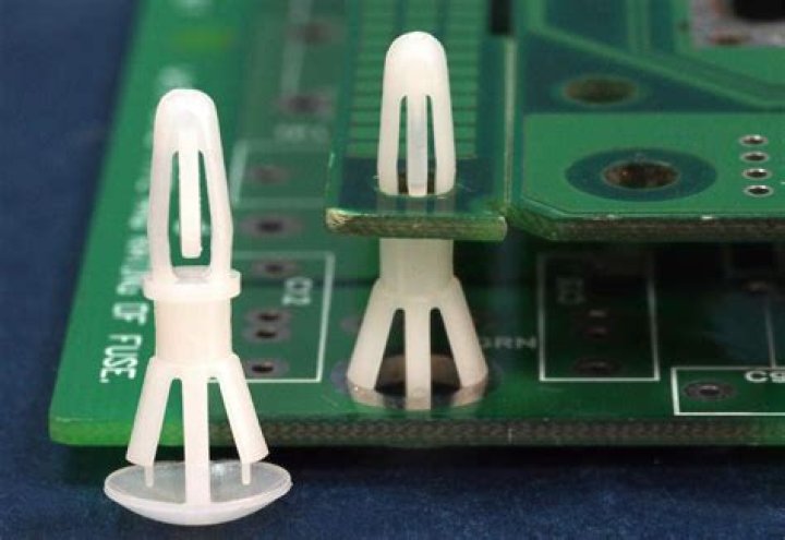 What is a mounting medium