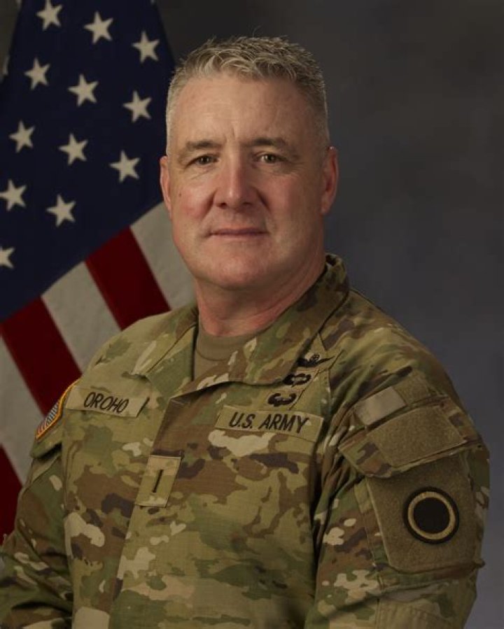 What is a US Army warrant officer