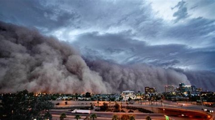 What is a wall of dust called