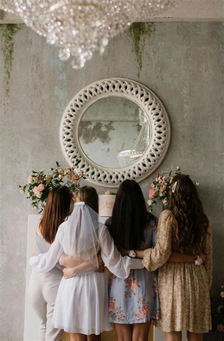 What is etiquette for a bridal shower