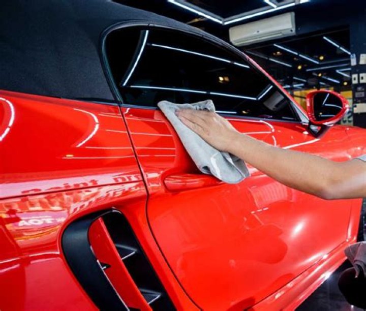 What is the difference between car wax and sealant