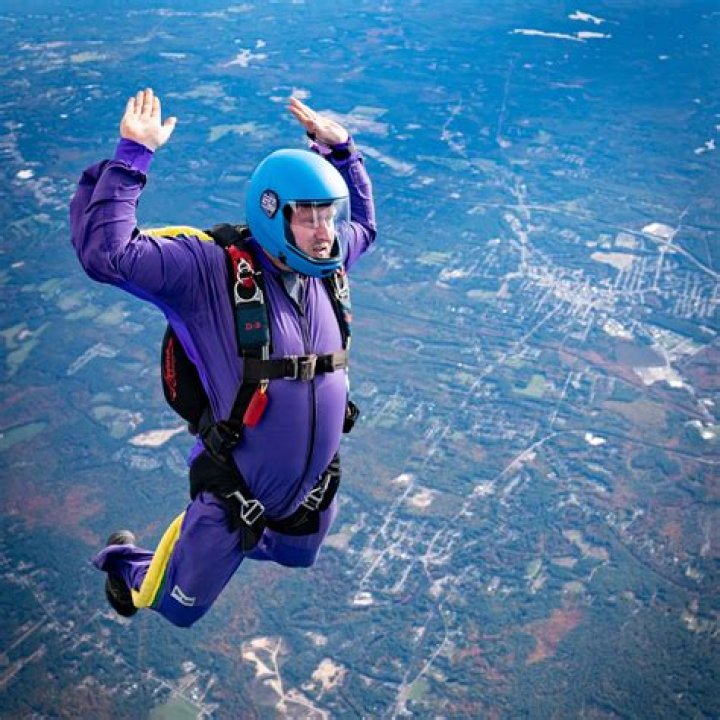 What is the name of world oldest skydiver