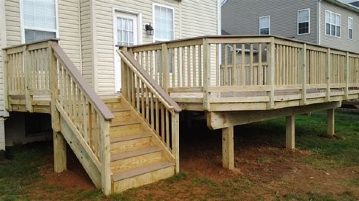 What kind of wood should I use for a fire pit