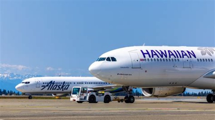 What plane does Alaska Air fly to Hawaii