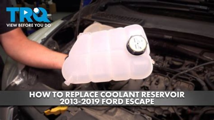 What type of coolant does a 2002 Ford Escape use