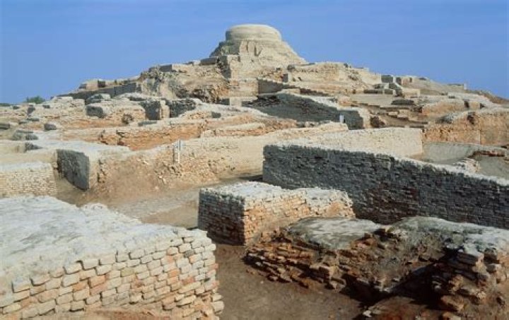 What was found by the archaeologists at Mohenjo Daro