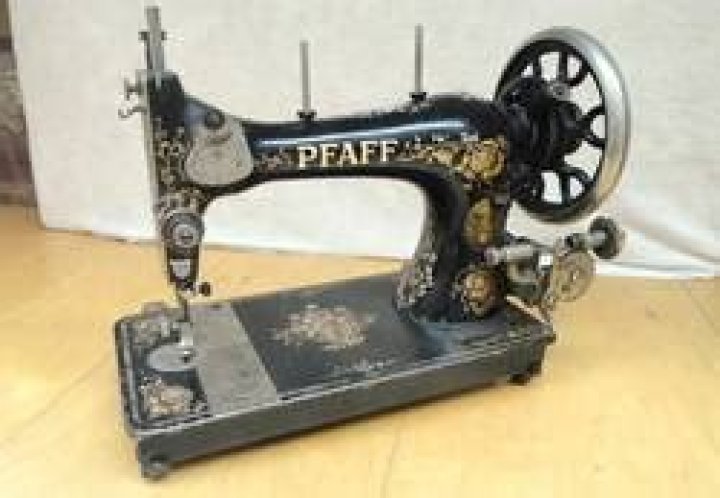 What year was the Pfaff 130 made