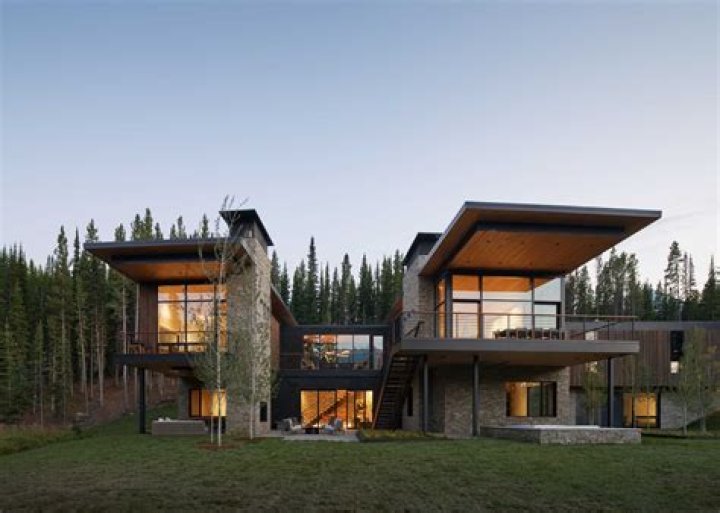 When was modern architecture commonly used