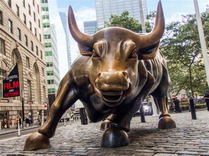 Where is the big bull in New York