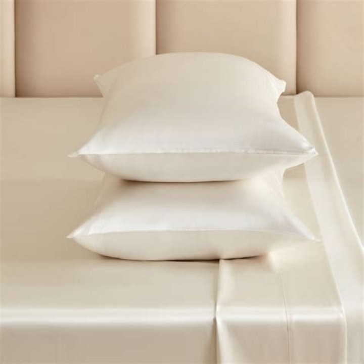 Which is better wool or silk duvet