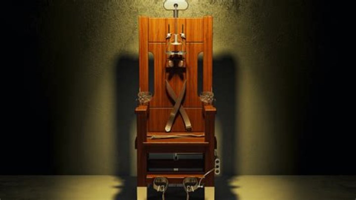 Who invented the Cesca Chair