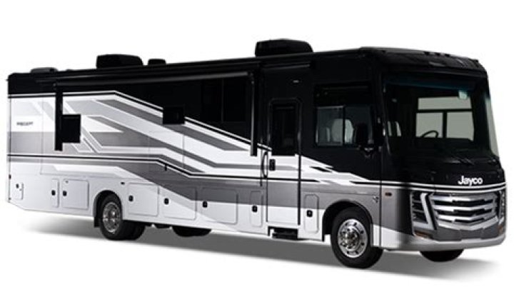Who manufactures Tiffin Motorhomes