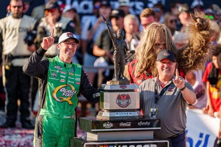 Who won the most Nascar races in 2019