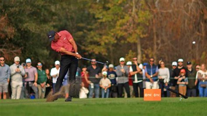 Why did Tiger Woods changed his swing
