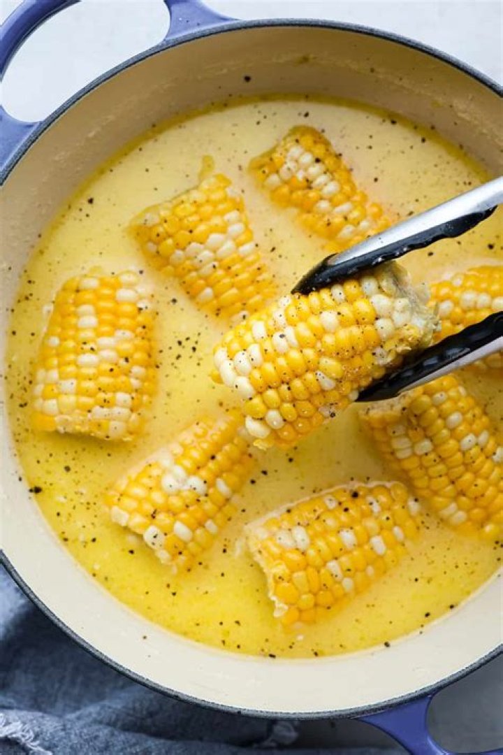 Why does corn on cob go brown when boiled