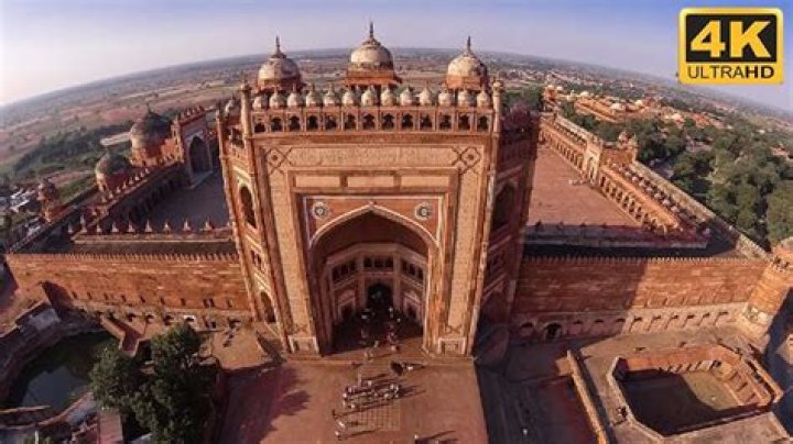 Why was Buland Darwaza built