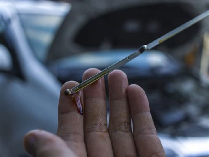 Will gas in oil harm engine