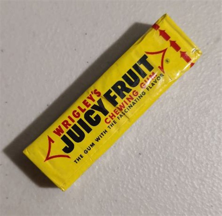 Will Juicy Fruit gum get rid of moles