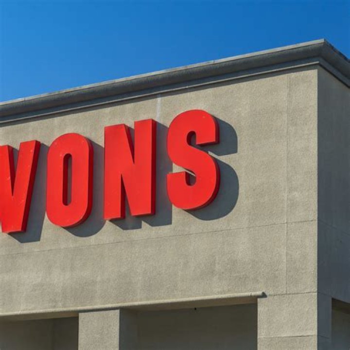Will Vons be open on Christmas